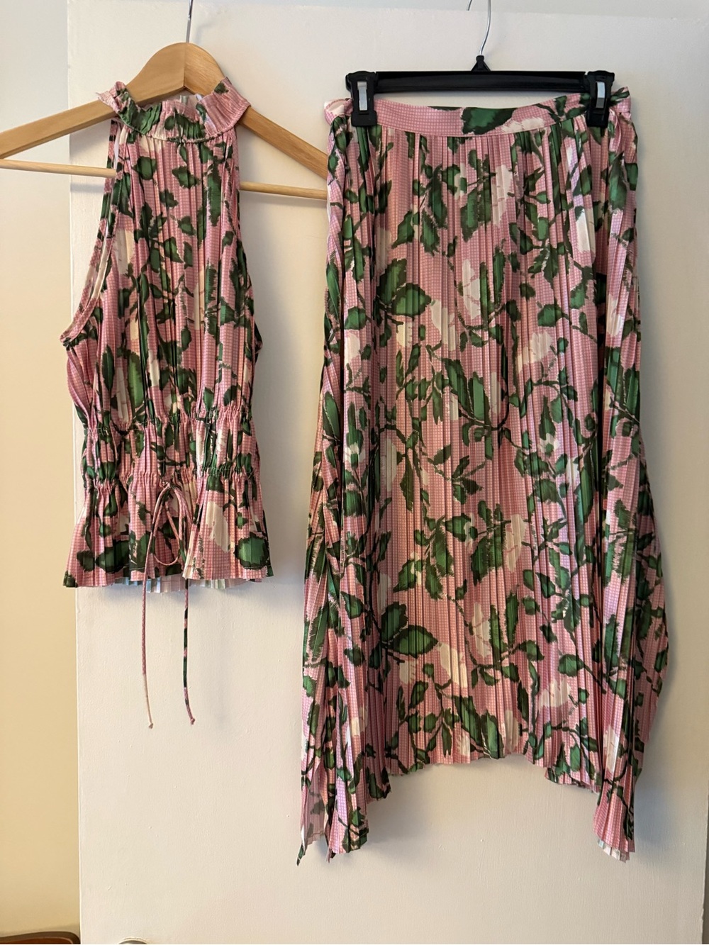Pink Floral Pleated Women's Skirt and matching top Green Leaf Print